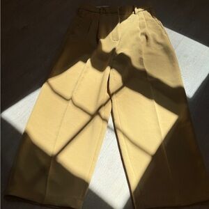 Aritzia Mustard  Cropped Trousers.size 6